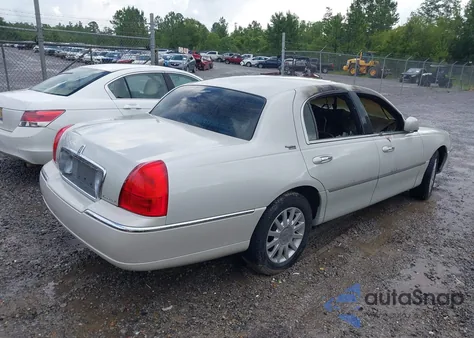 2007 Lincoln Town Car Signature Limited from USA, damaged, VIN 1LNHM82V77Y602349